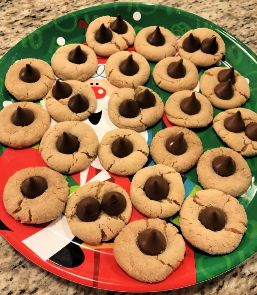 peanut-blossoms-cookies