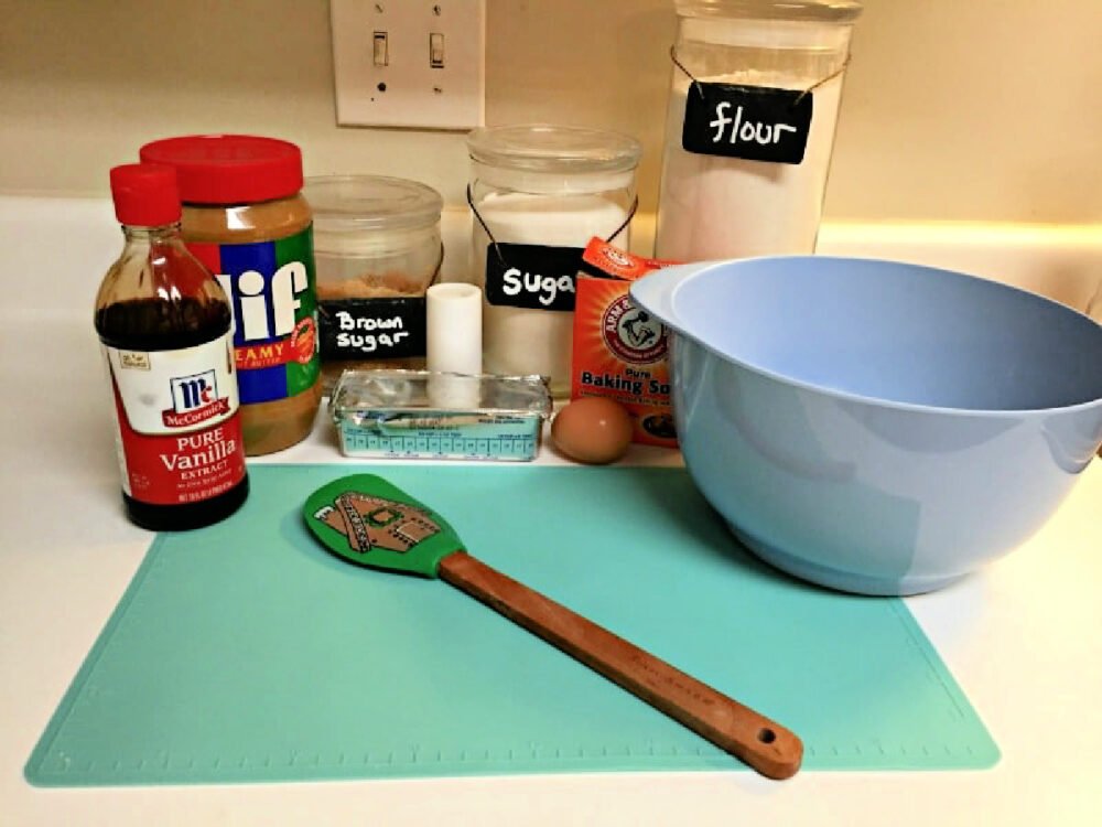 peanut-blossoms-recipe-ingredients