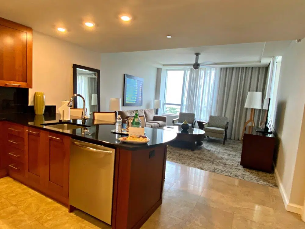 kitchen and living room at marriott singer island