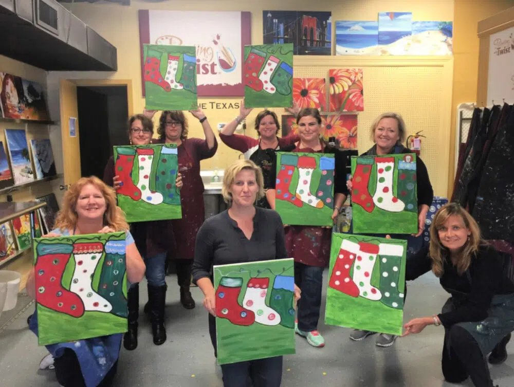painting-with-a-twist-grapevine-holiday-activity