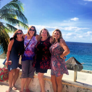 four-chickas-in-cozumel
