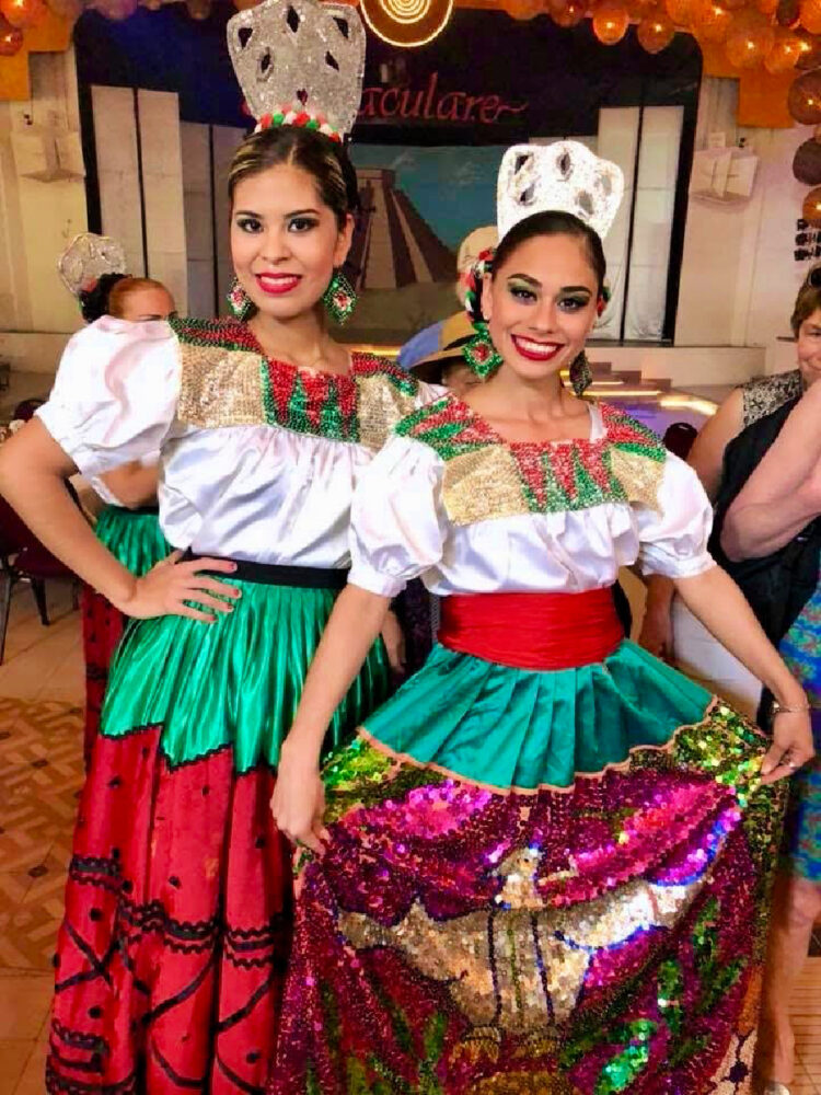 costumed-dancers-in-mexico