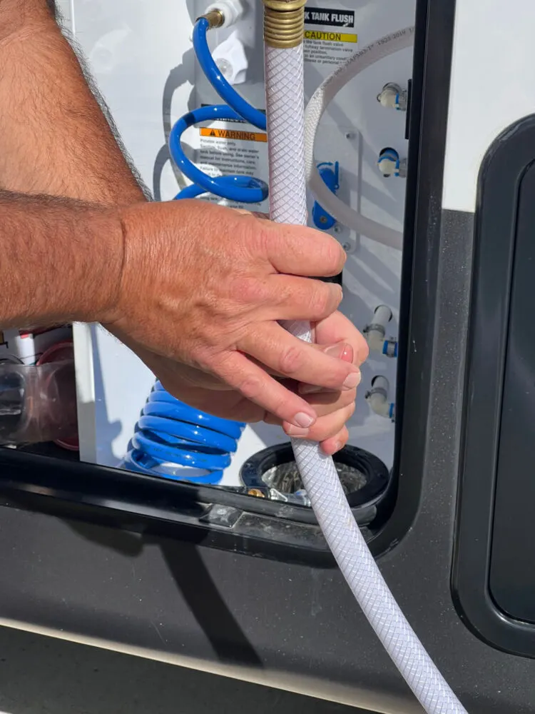 hooking-up-rv-hoses