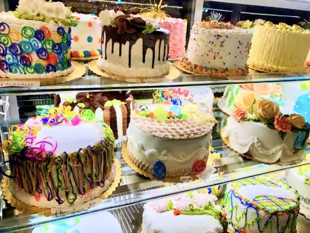bakery-cakes-hartville-kitchen-canton
