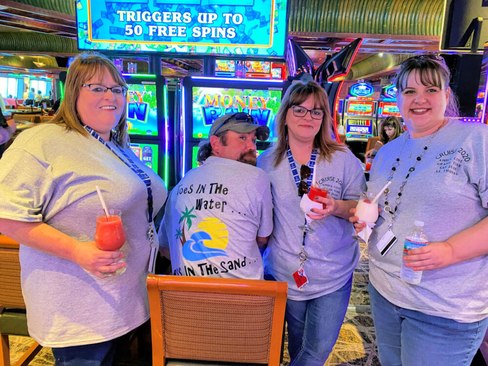 casino-fun-with-matching-shirts