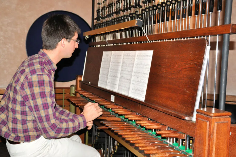 carillon-player-central-florida