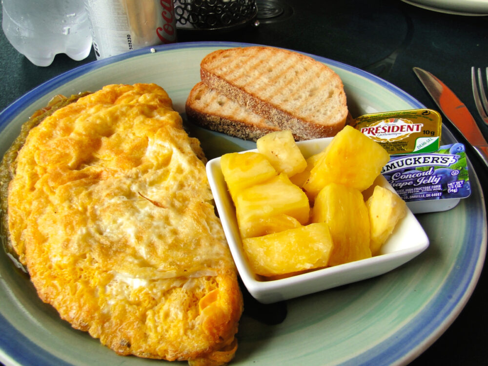 sugar-and-spice-omelet-with-pineapple-chunks
