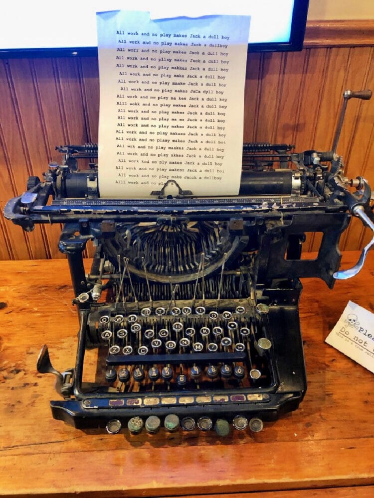 the-shining-typewriter