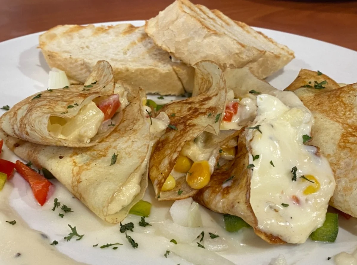 corn-shrimp-crepes-with-cheese