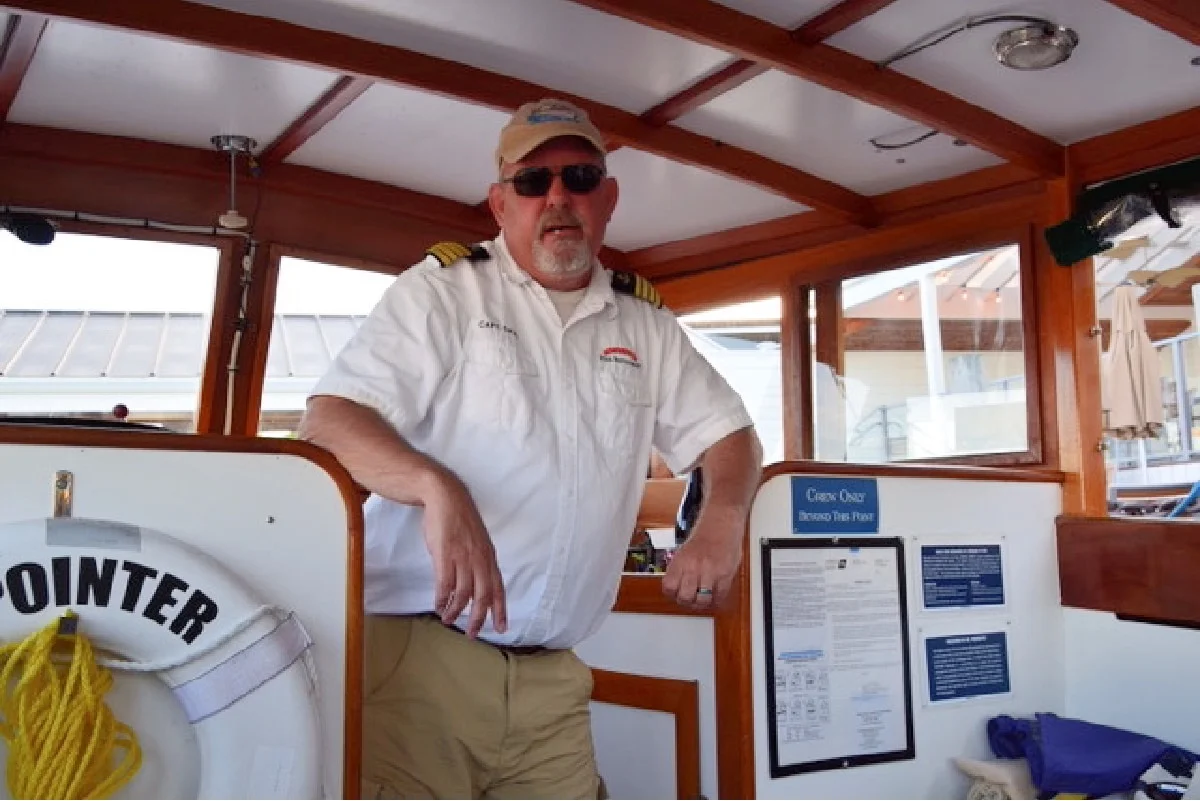 pointer-boat-tour-captain