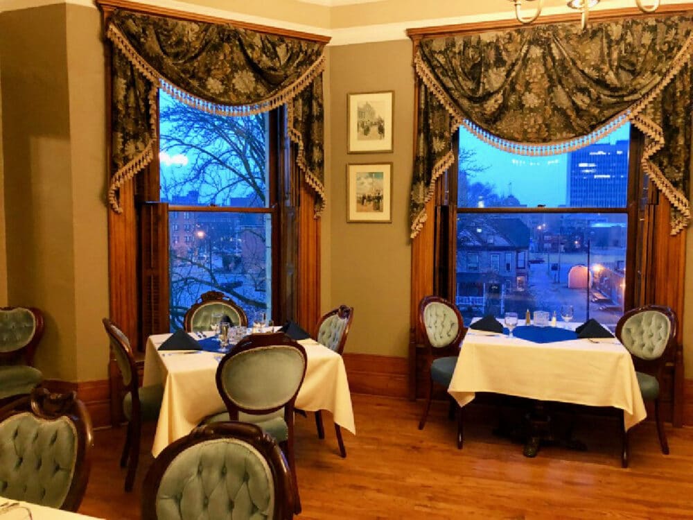 studebaker-mansion-dining-room