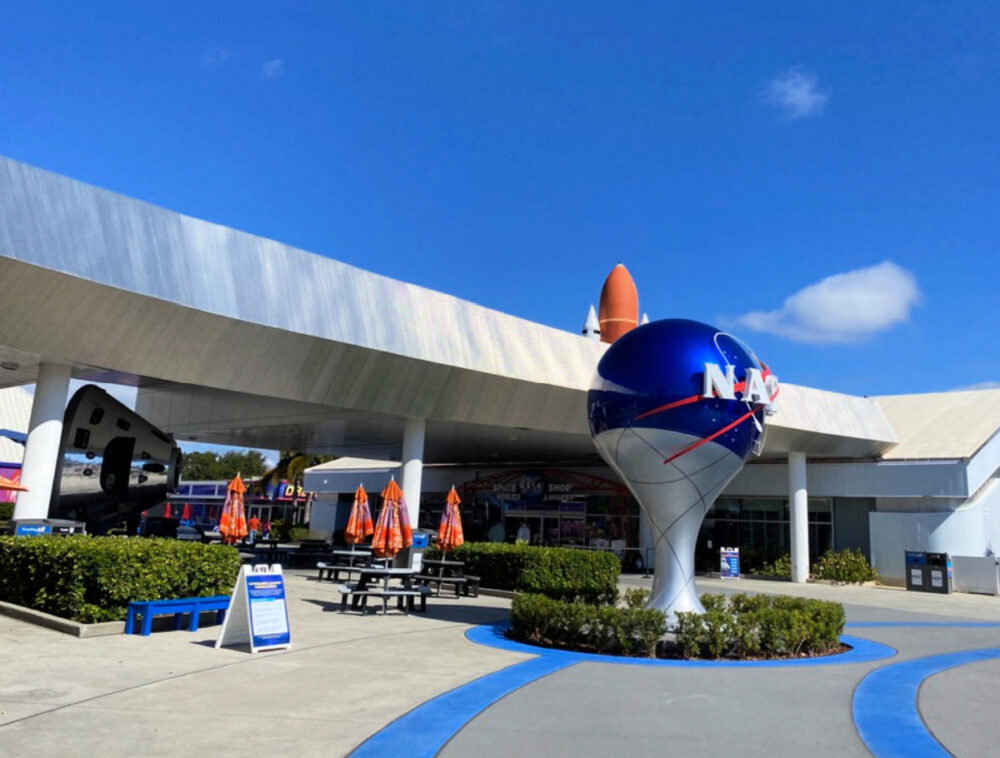 entrance-to-kennedy-space-center-visitor-complex