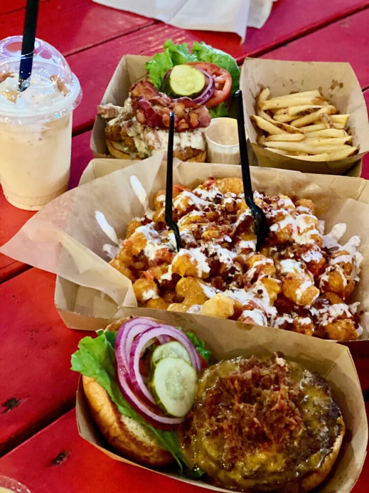 eds-burger-joint-smothered-tots-and-shake