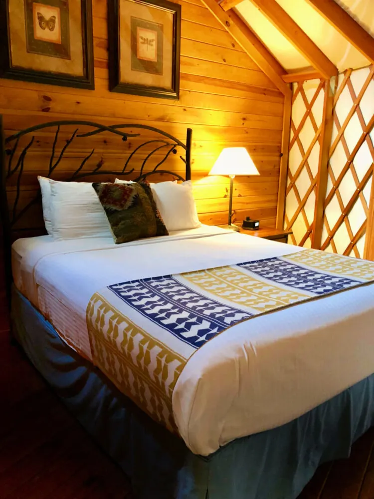 yurt-bedroom