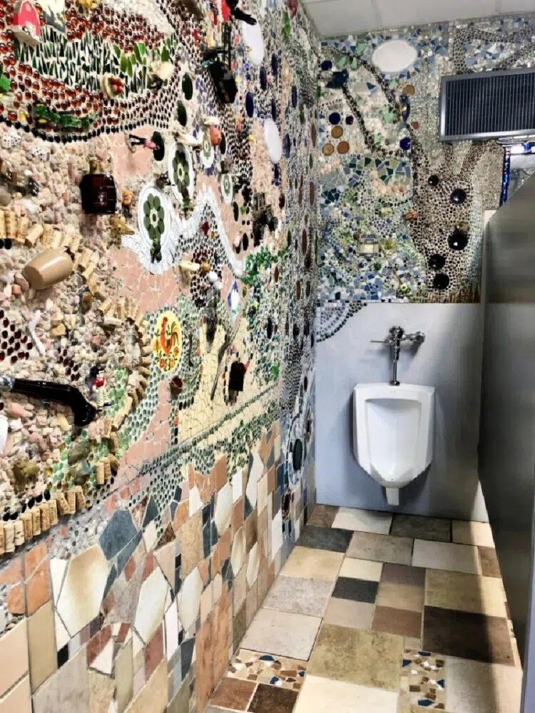 lucas-kansas-fancy-toilets