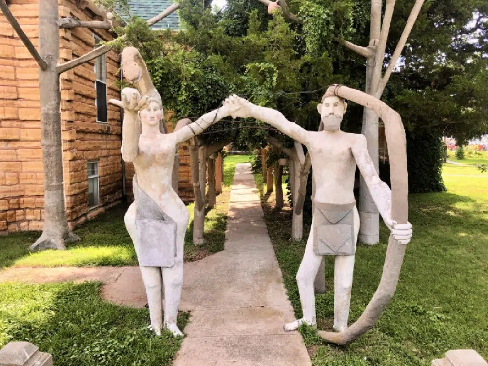 garden-of-eden-sculptures-of-adam-and-eve