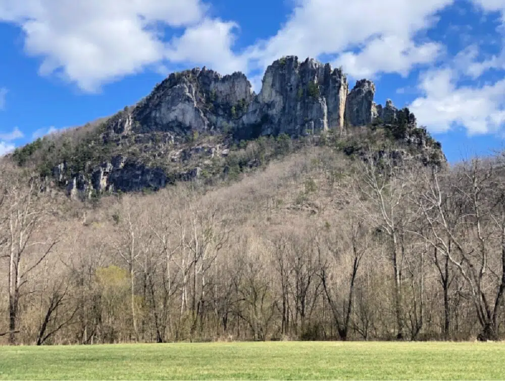 Seneca-rocks-hiking-trail