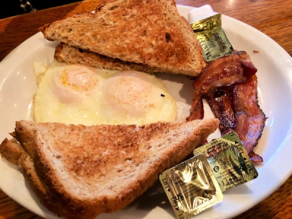 american-breakfast-with-eggs-toast-and-bacon