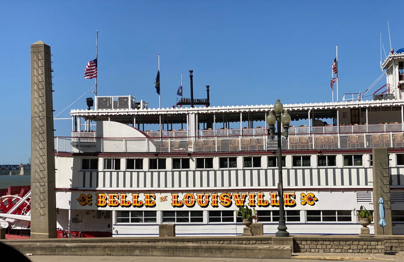 belle-of-louisville-paddlewheel