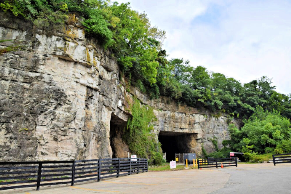 louisville-mega-cavern