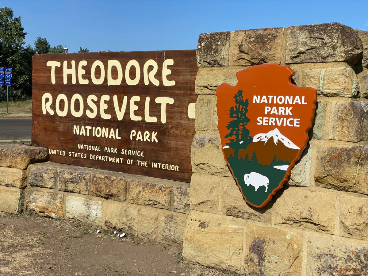theodore-roosevelt-national-park-sign