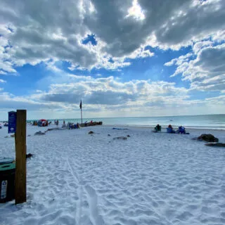 siesta-key-beach-many-clouds