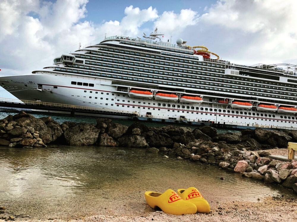 carnival-vista-cruise-ship-cruise-port-of-curacao