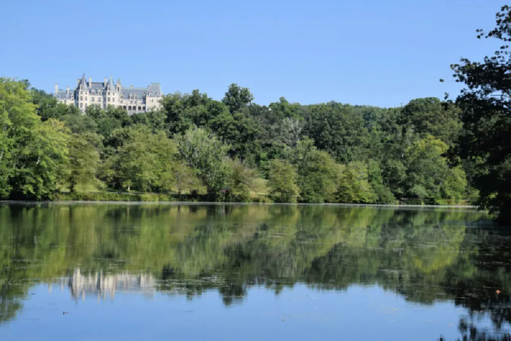 biltmore-reflection-in-water