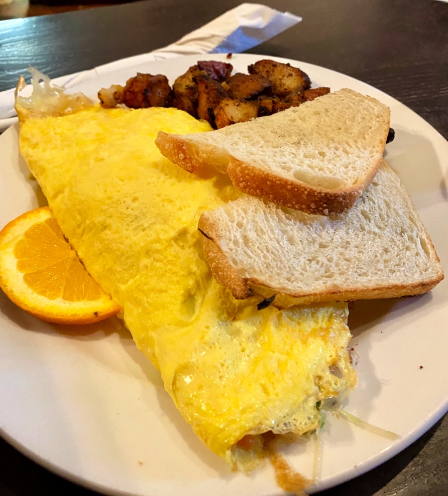 famous-toastery-omelet-and-toast