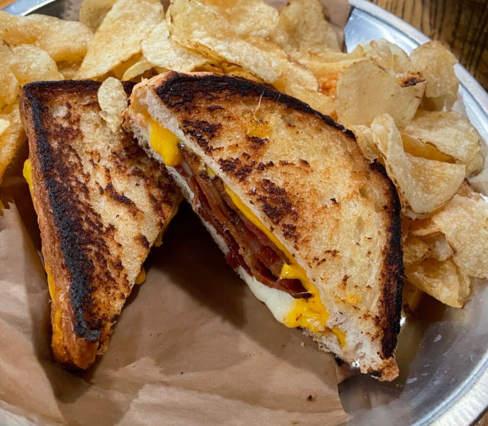 grilled-sandwich-with-chips