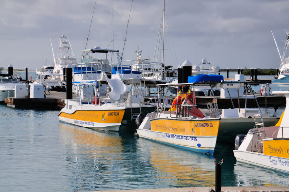 boats-in-the-harbor-providenciales