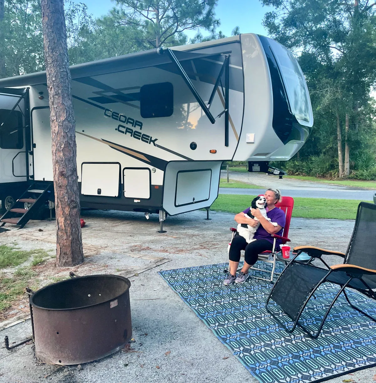 rv-campground-around-fire-ring