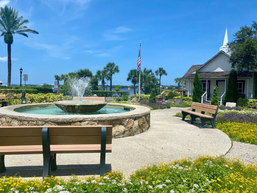 attraction in ormond-beach-with-fountain