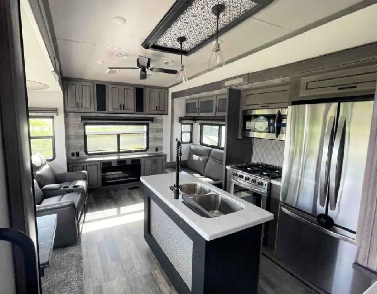 inside-our-cedar-creek-rv