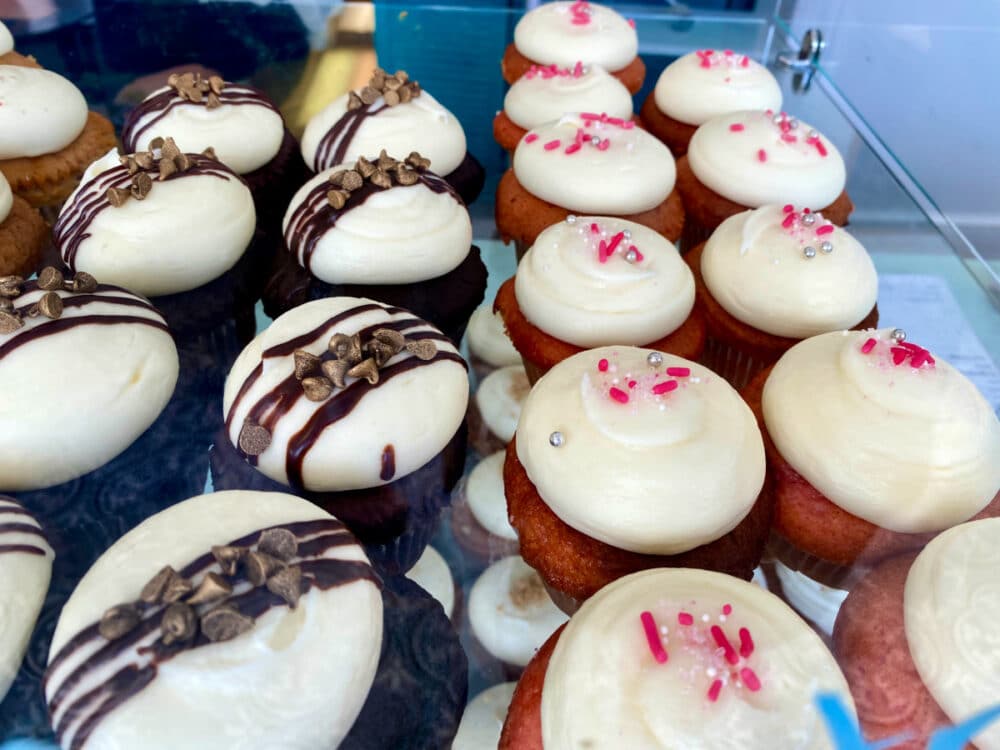 walnut-street-bakery-cupcakes