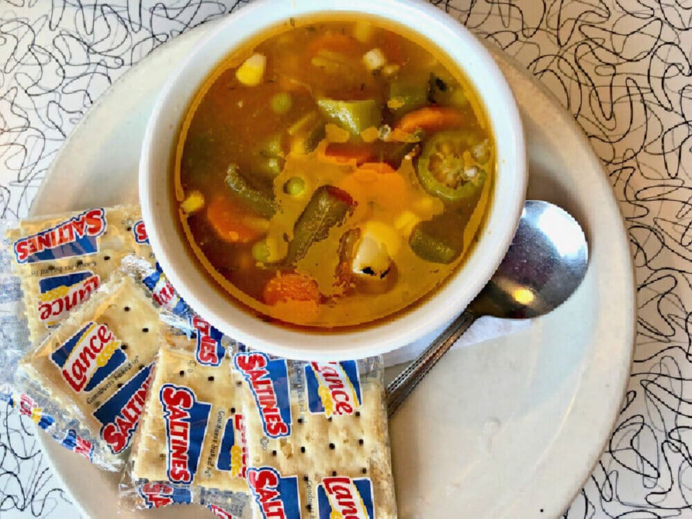 the-diner-vegetable-soup-with-crackers