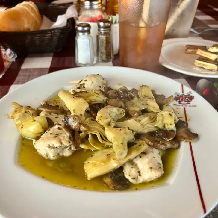 12 Cheap Meals in Las Vegas (Under $20)