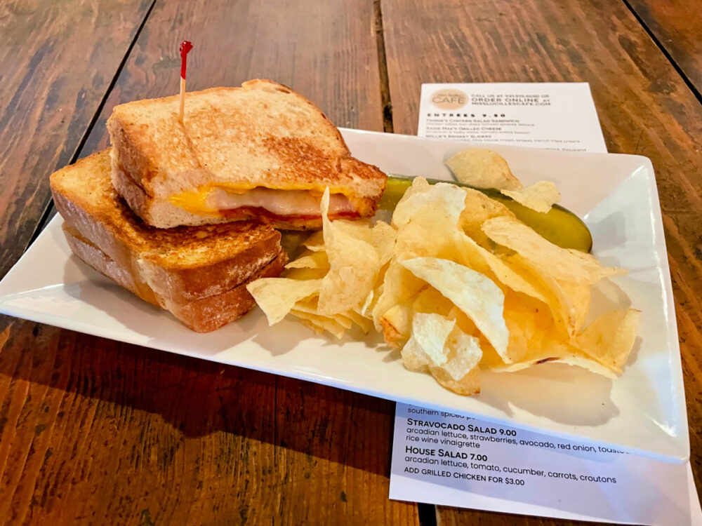 miss-lucilles-sandwich-and-chips