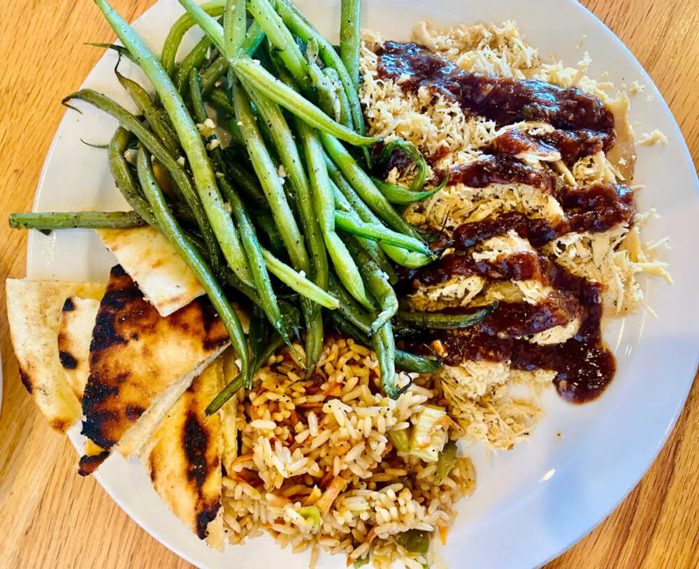 pulled-chicken-with-green-beans-and-rice
