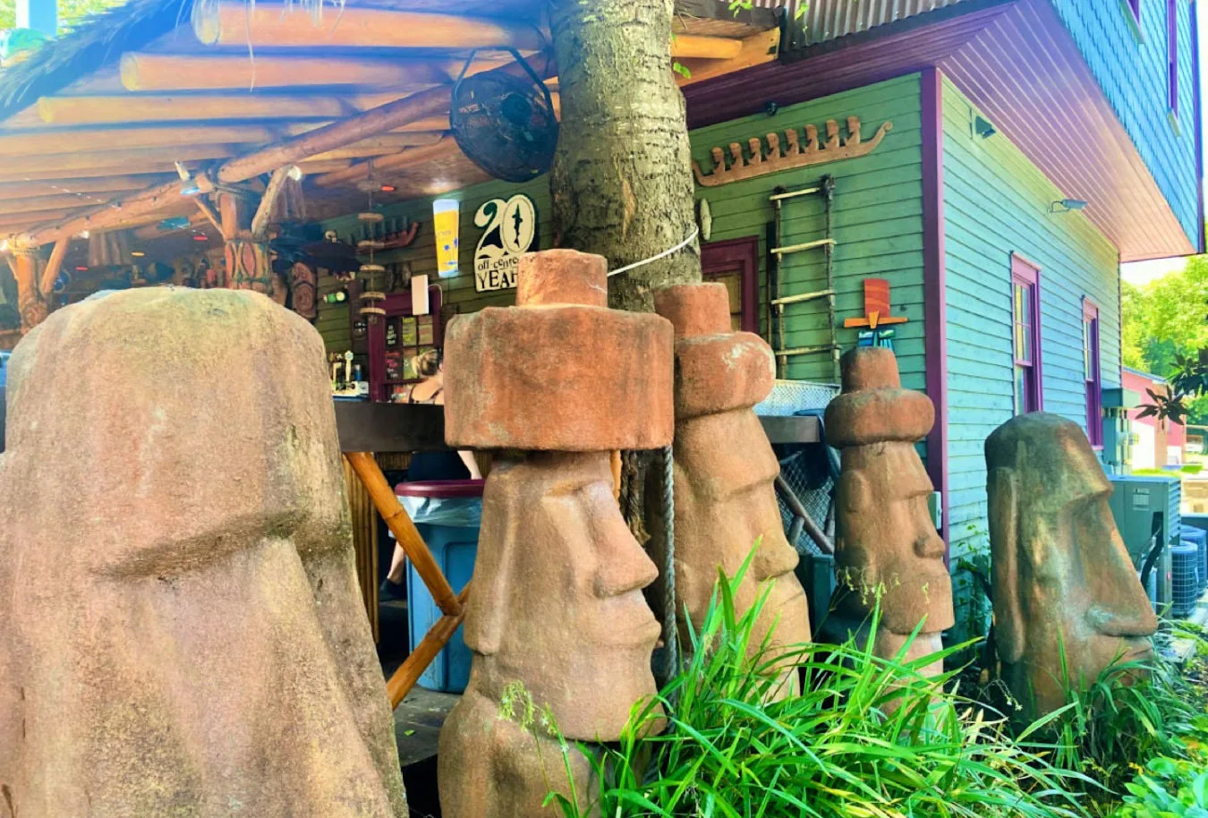 grind-gastropub-outdoor-deck