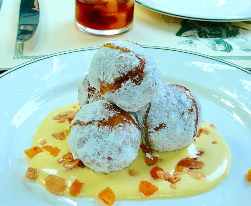 beignets-from-bayona-nola