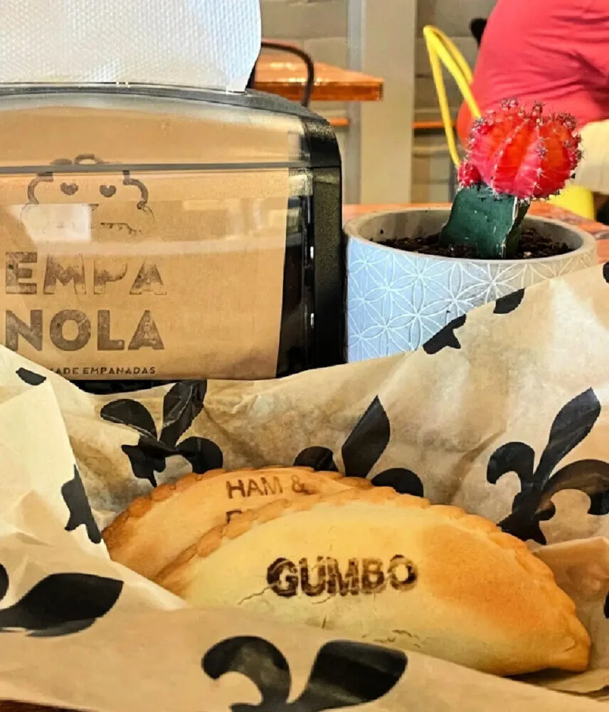 gumbo-empanada-empanola