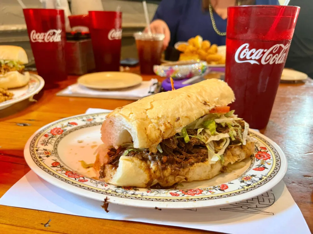 mahonys-famous-poboy