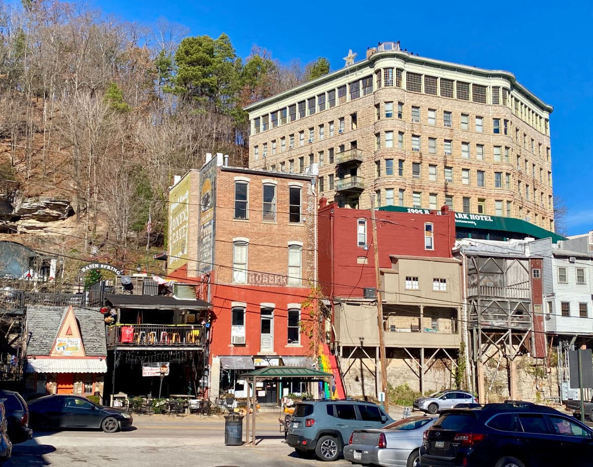 buildings-and-shops-in-eureka-springs-arkansas