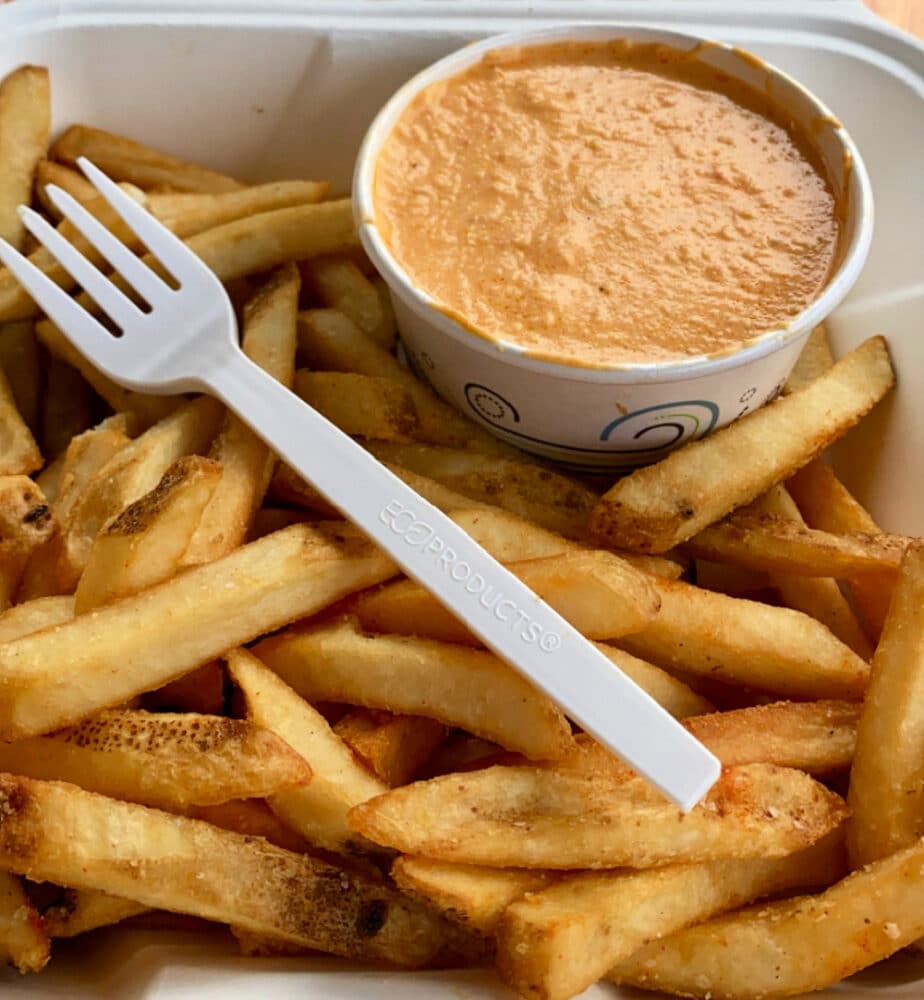 fries-with-pimento-cheese-sauce