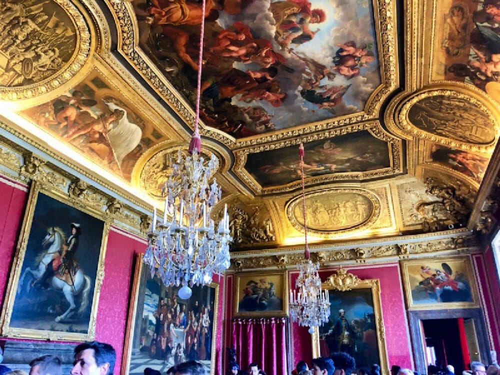 ornate-ceilings-palace-of-versailles