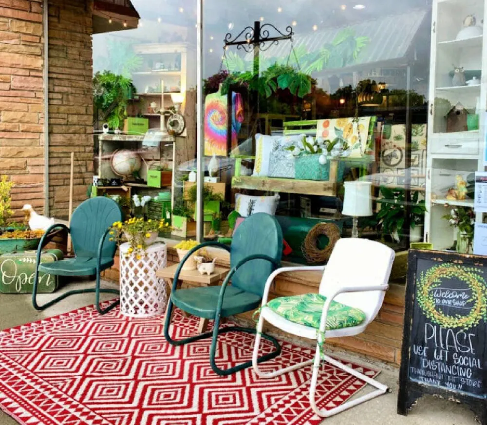 antique-shop-with-chairs-and-a-rug