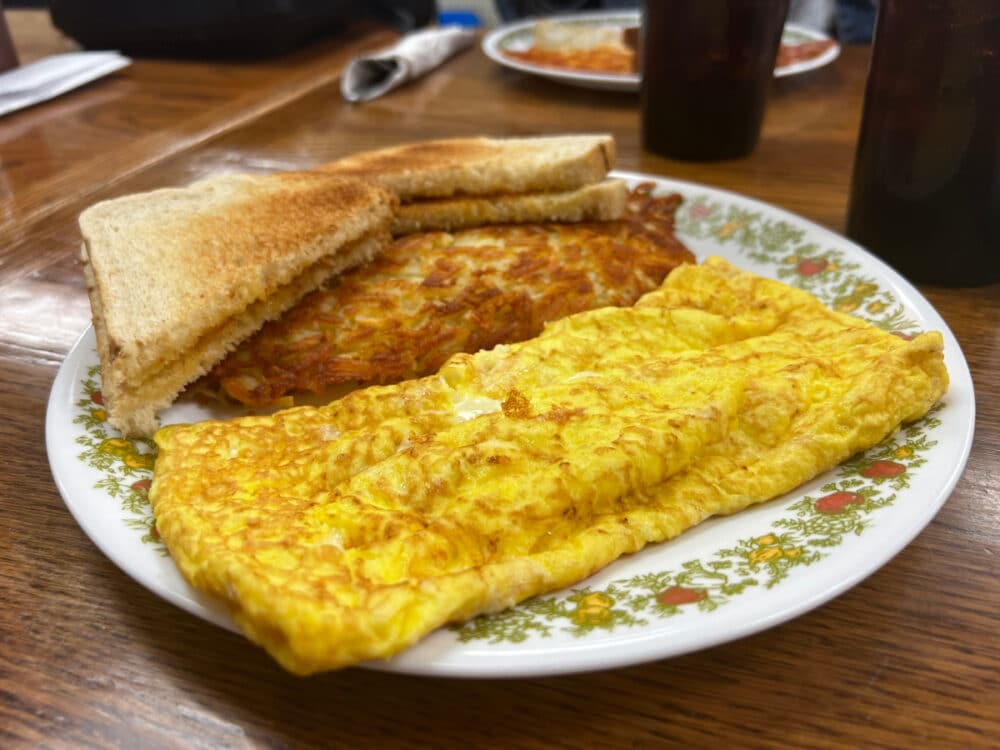 omelet-breakfast-majestic-service-truck-stop