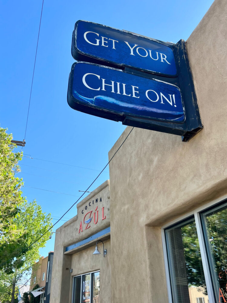 cocina-azul-chile-sign
