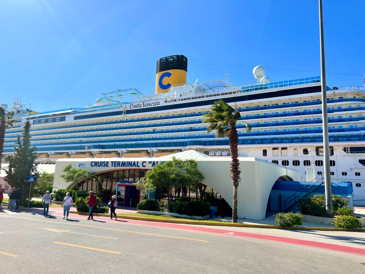 costa-cruise-ship-at-terminal